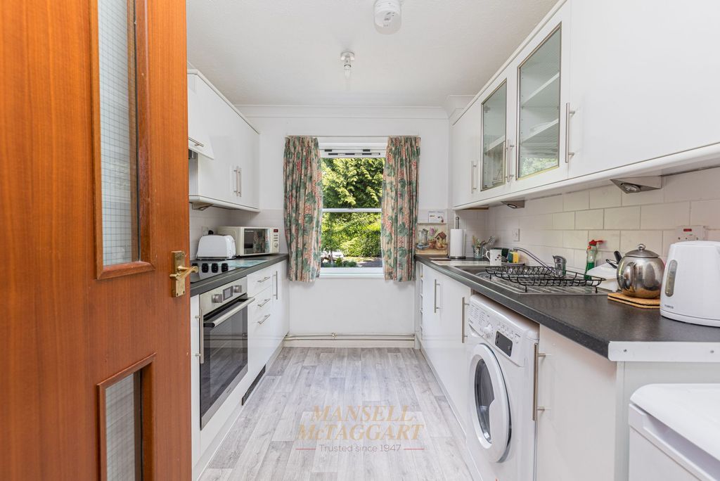 Additional image 7 of 2 bed flat for saleFairfield Road, East Grinstead RH19
