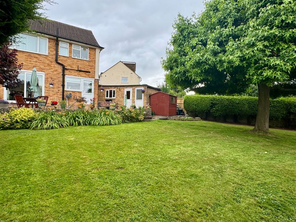 Property photo 2 of 21