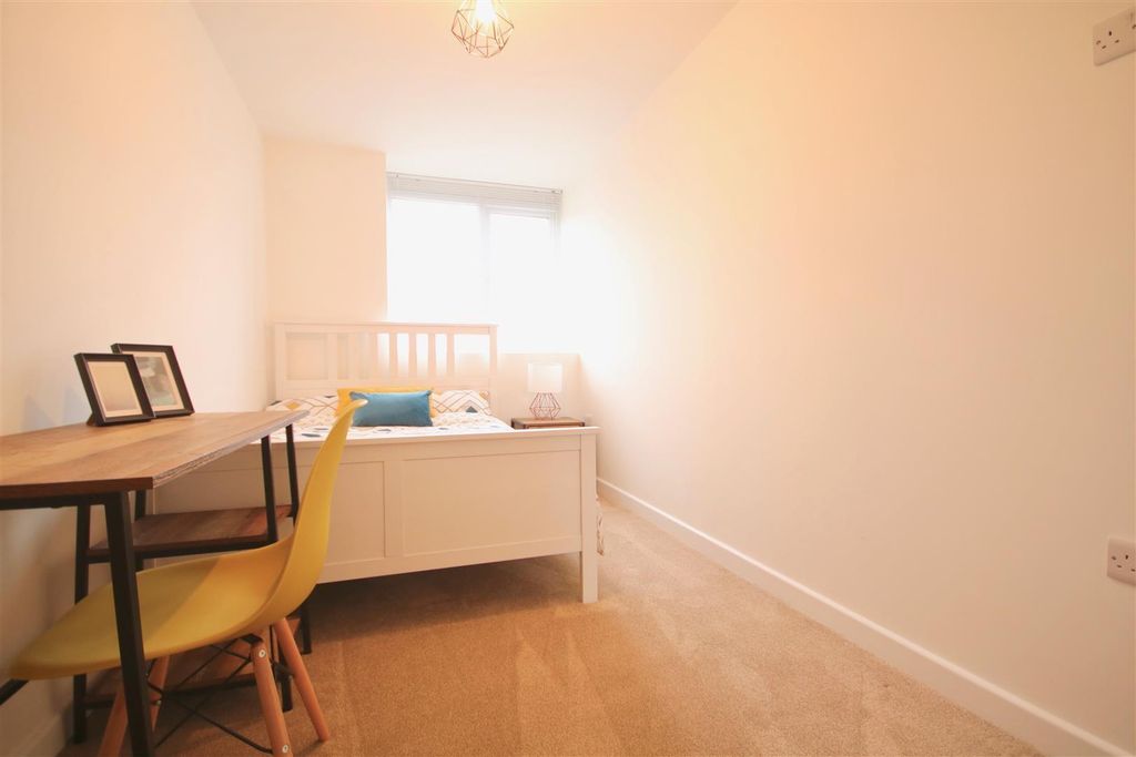 Property photo 2 of 11 Ajve2J0m8U6W3Ypmh6Lm3Q.Jpg