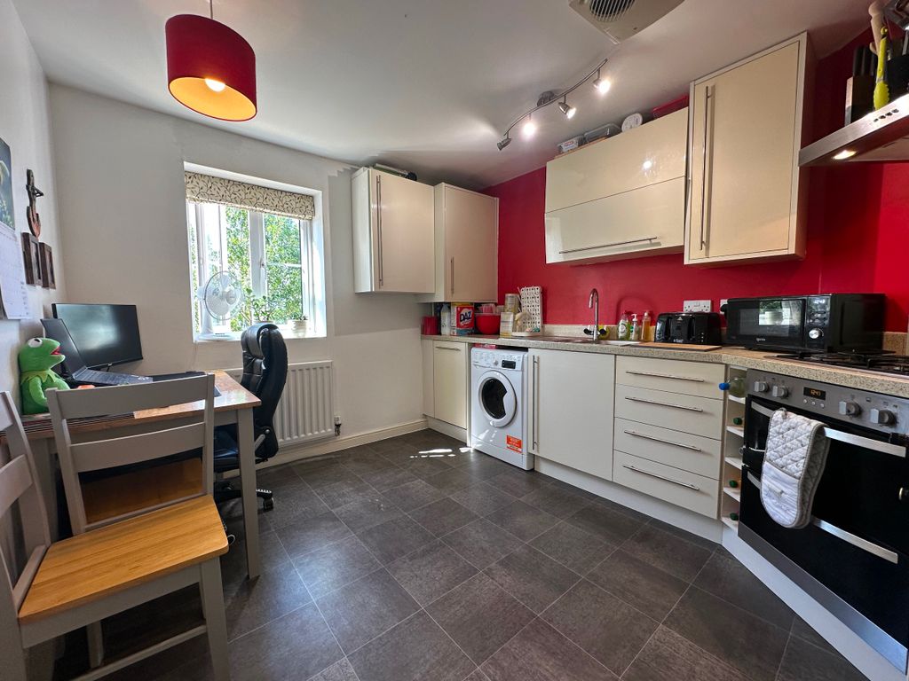 Property photo 3 of 12