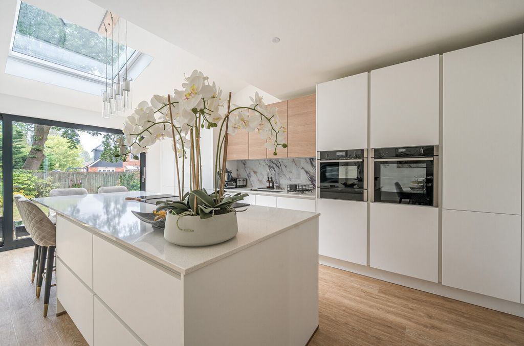 Property photo 2 of 19 1327110-15-68797B...