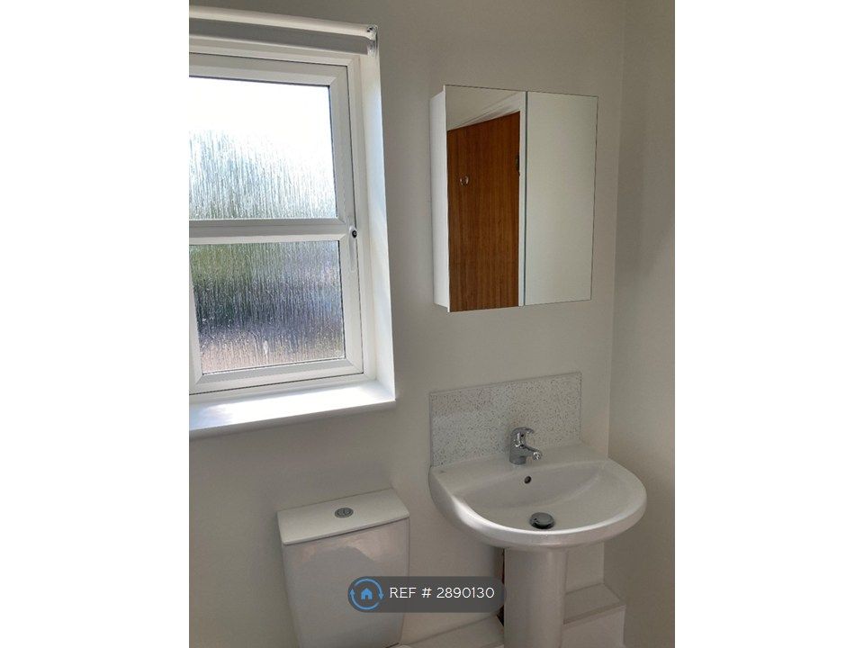 Property photo 3 of 8 Bathroom