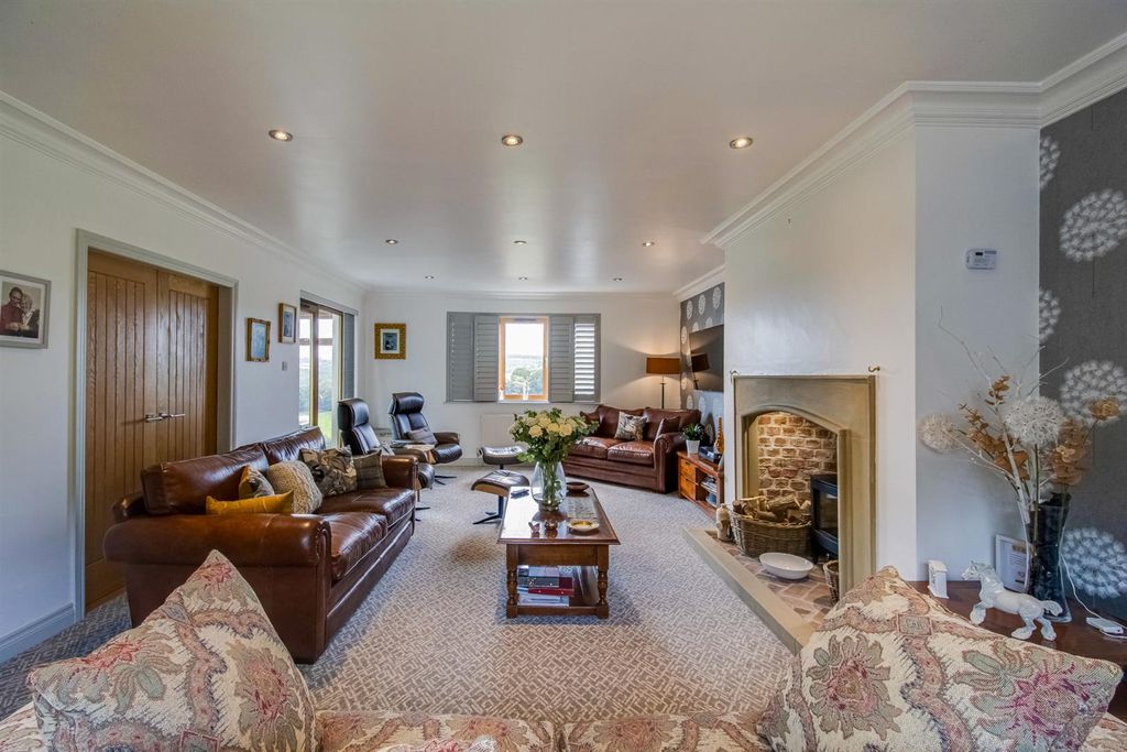 Additional image 8 of 4 bed detached house for saleDaleside, Dewsbury WF12
