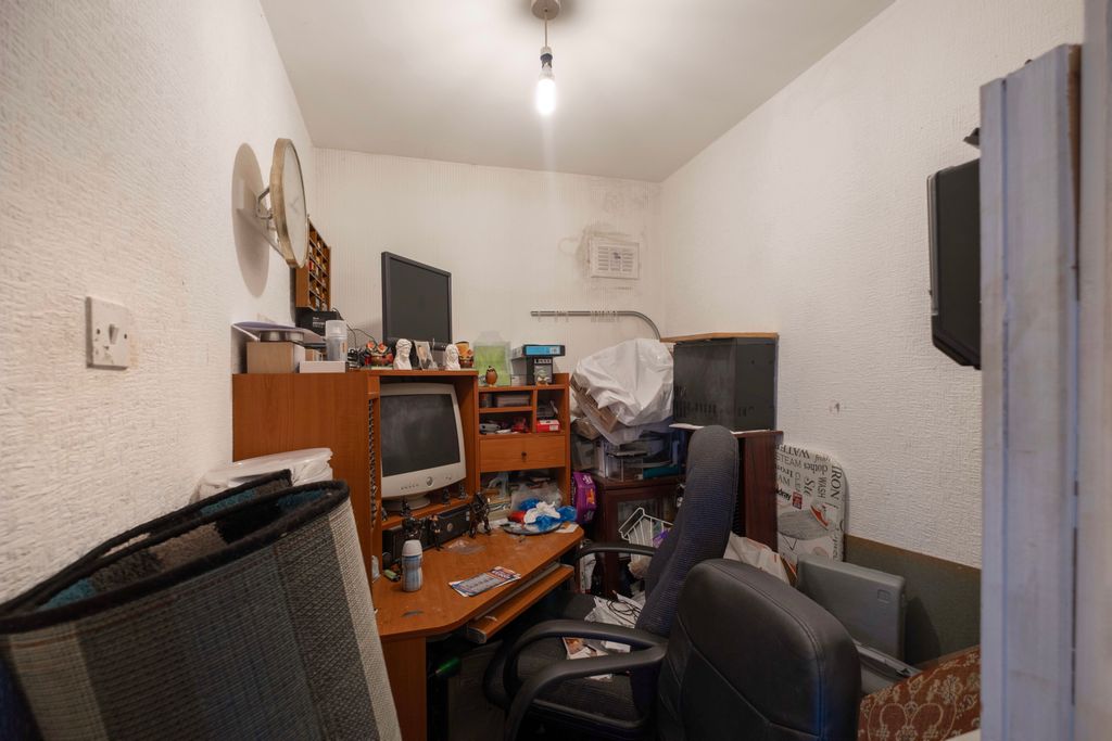 Additional image 18 of 2 bed flat for saleMaybole Road, Port Glasgow PA14
