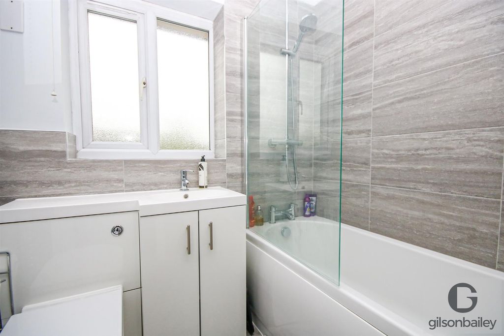 Property photo 2 of 17 Img_2962-2.Jpg