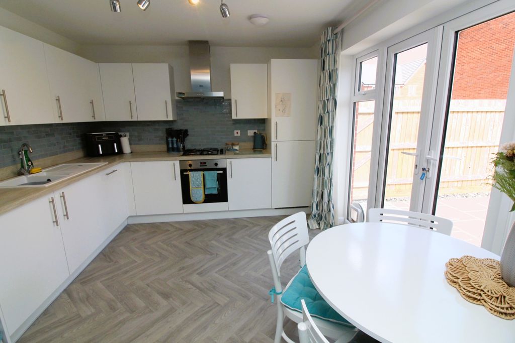 Property photo 3 of 25 Img_4374