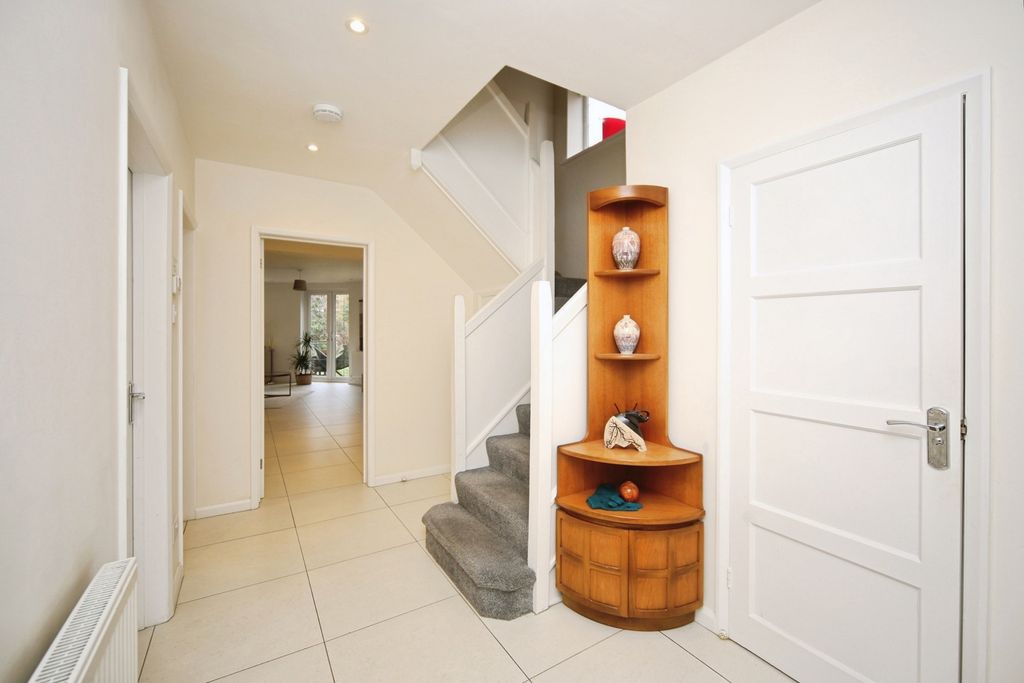 Property photo 3 of 20 Pbox-Img.Jpg