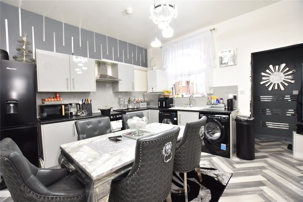 Property photo 2 of 18 Picture No. 23