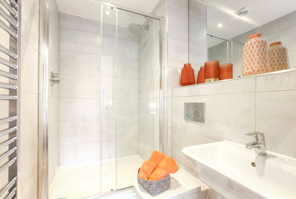 Property photo 3 of 12 Show Home