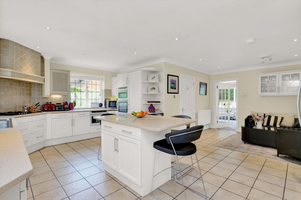 Property photo 2 of 12 Image