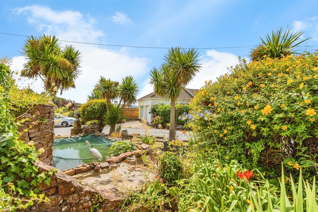 Property photo 3 of 5