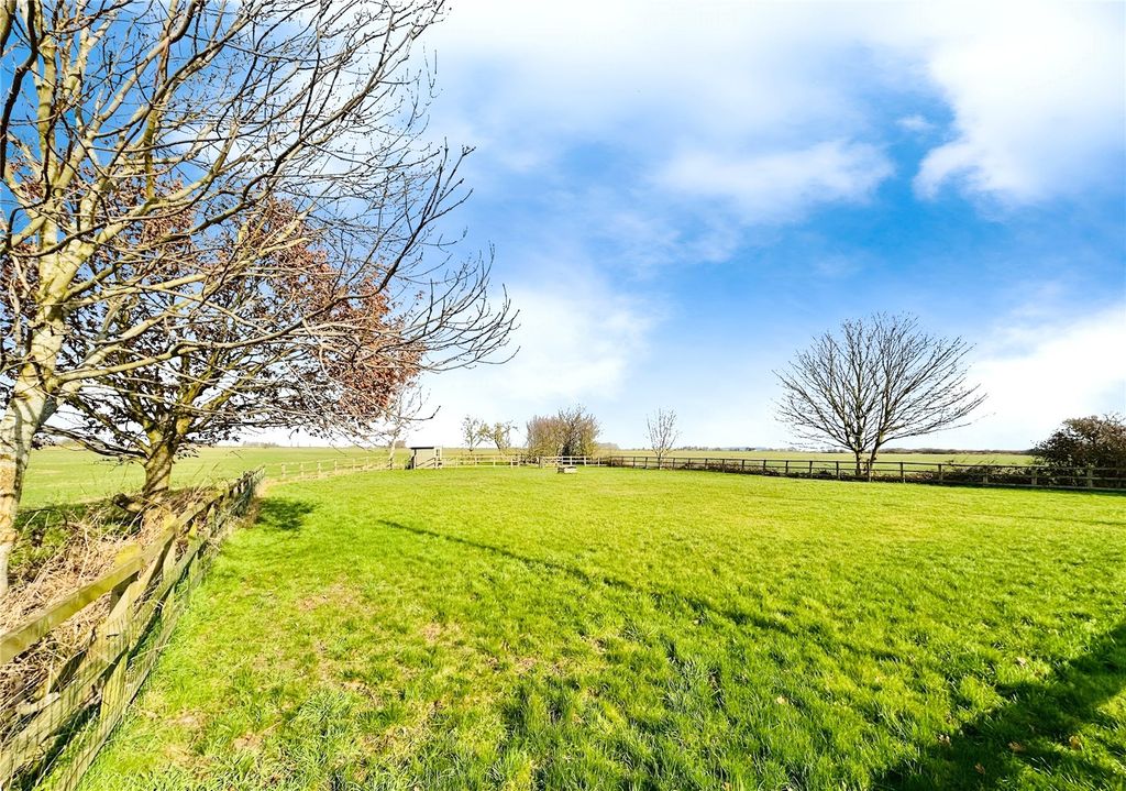 Property photo 2 of 28 Fenced Paddock