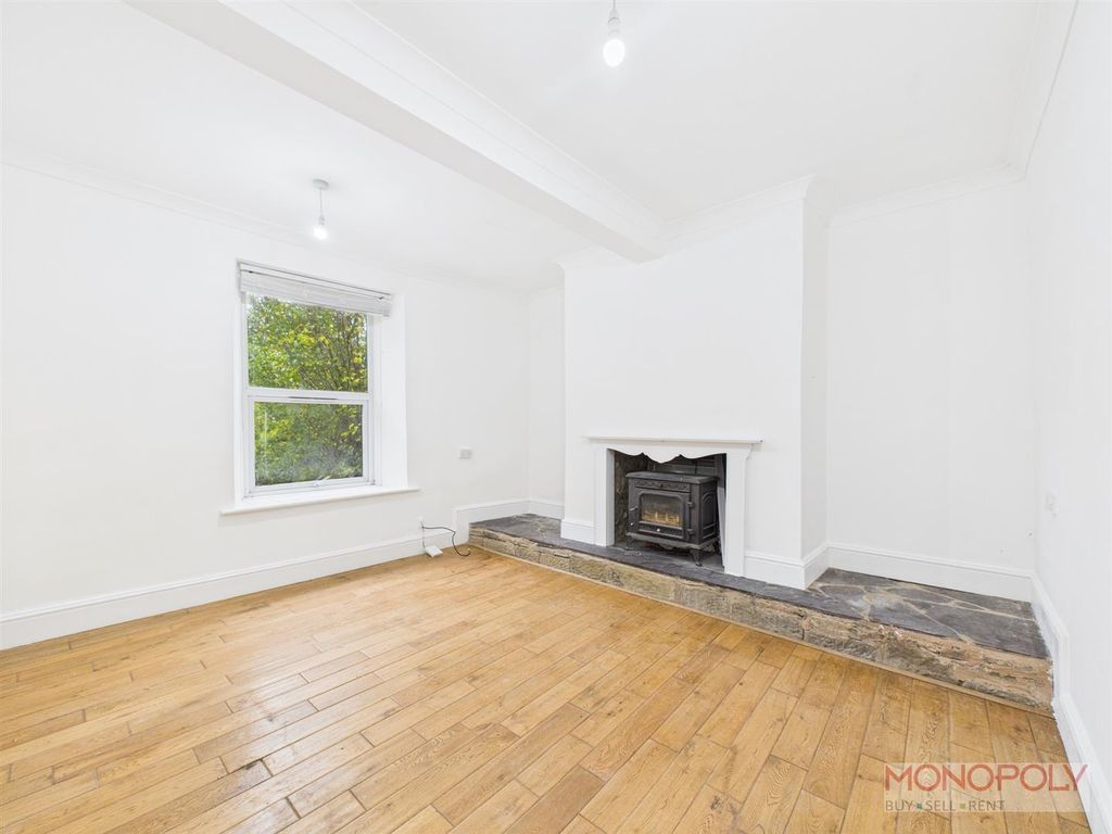 Property photo 3 of 25 Cam04439G0-Pr0168-Still013.Jpg