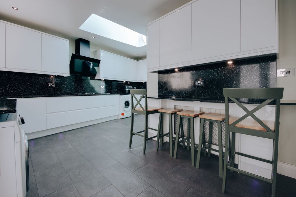 Property photo 1 of 13 Kitchen