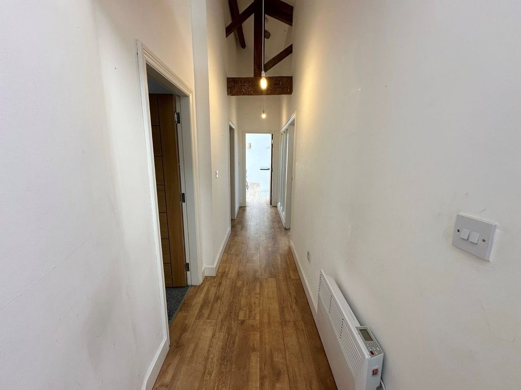 Property photo 2 of 11 Picture No. 02