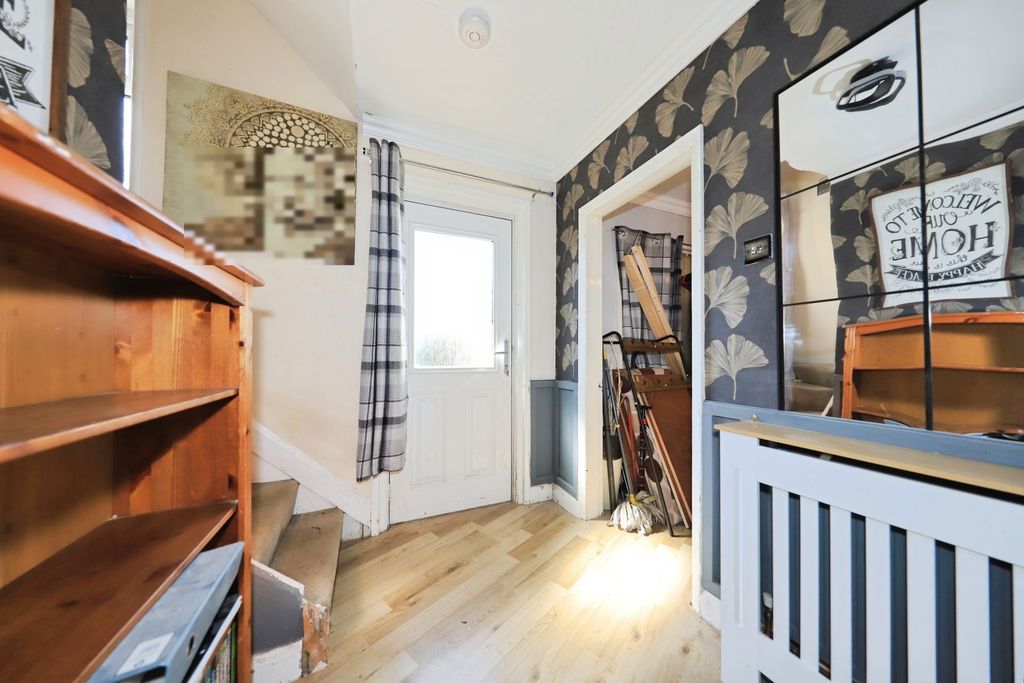 Property photo 2 of 17 Photo