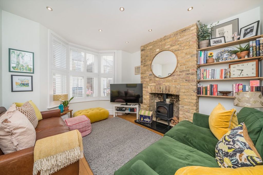 Property photo 2 of 11