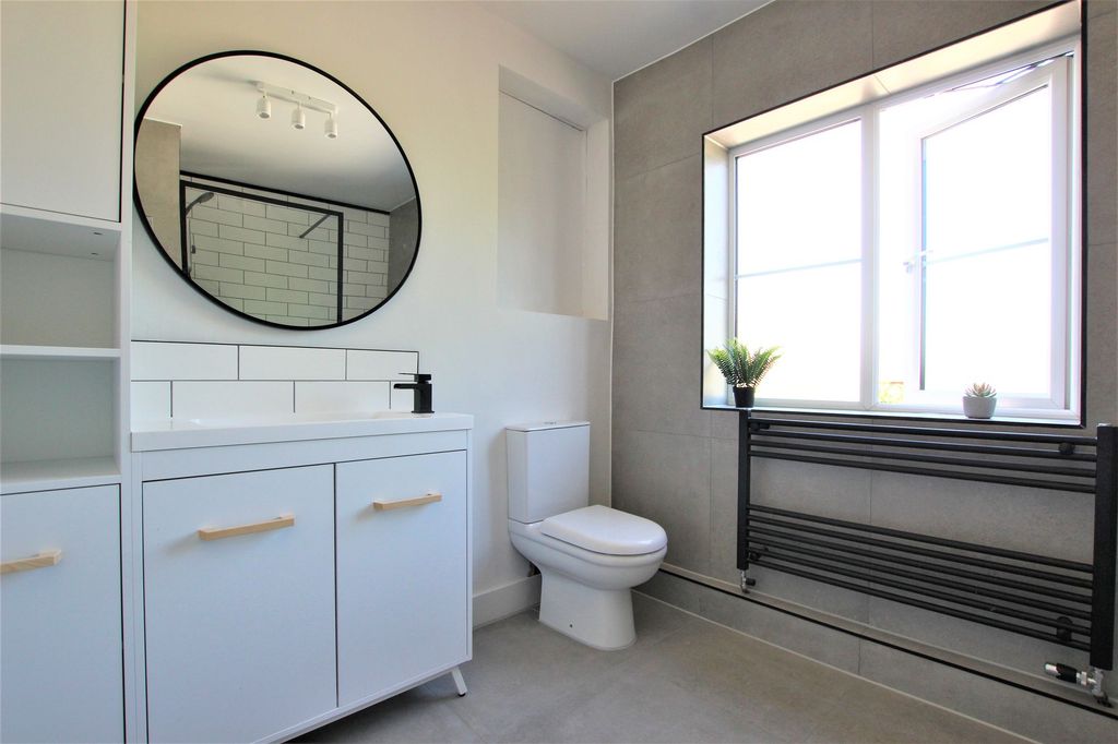 Property photo 3 of 10 Photo 4