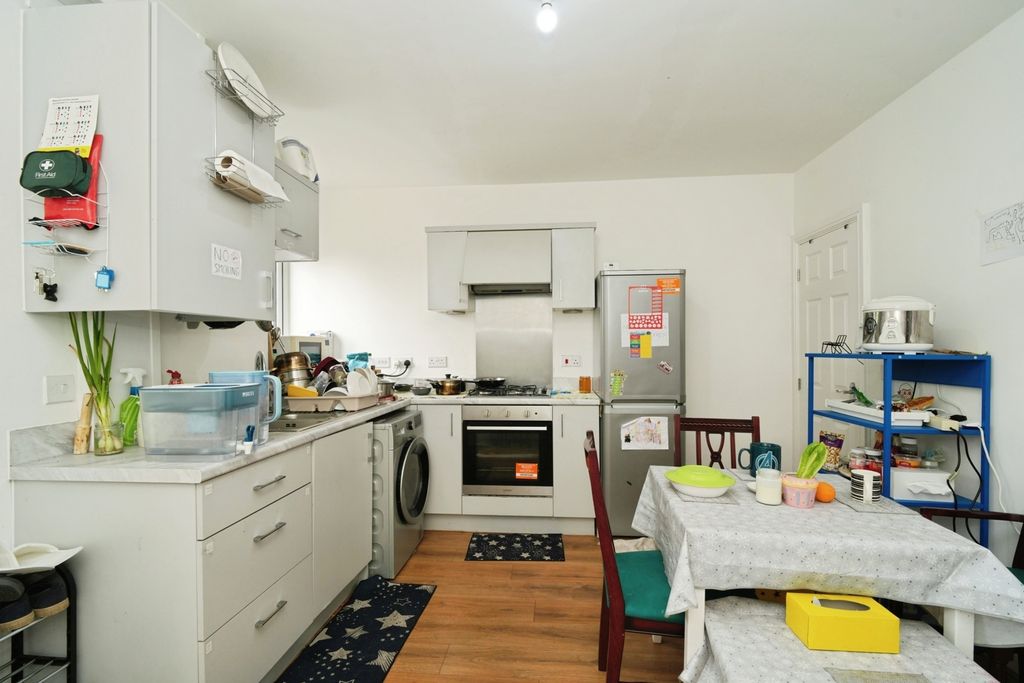 Property photo 3 of 14 Kitchen