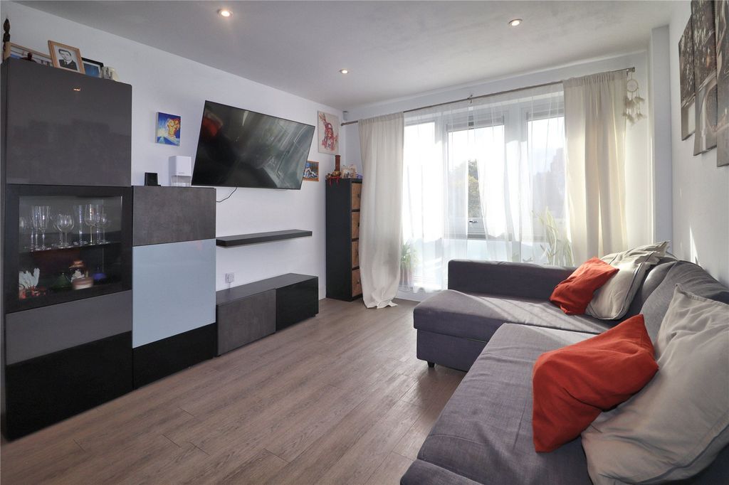 Property photo 3 of 8 Picture No. 18