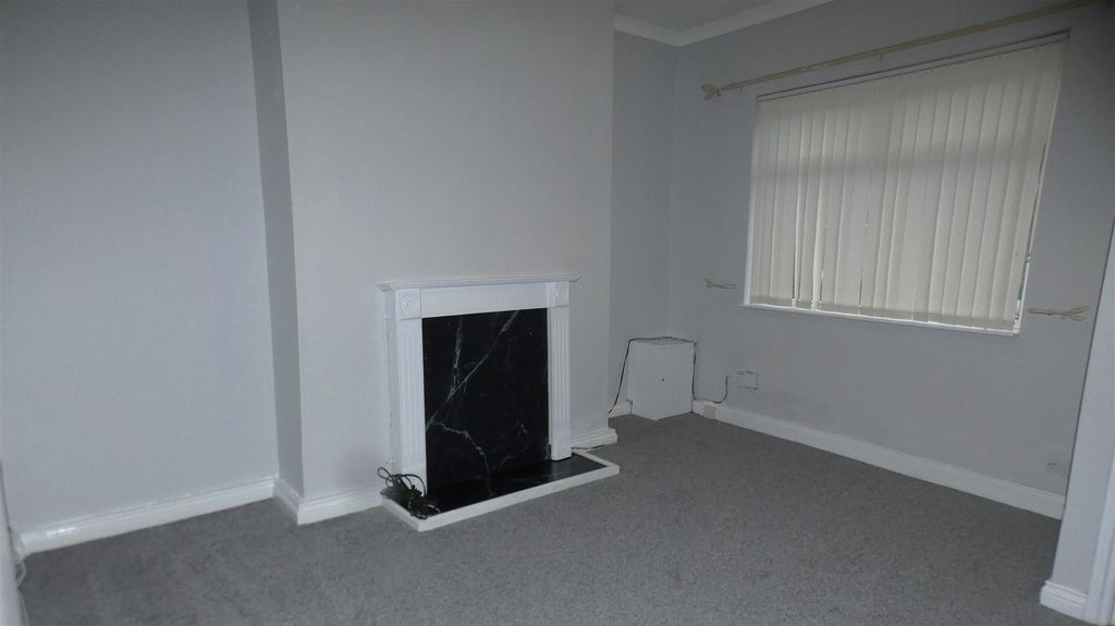 Property photo 3 of 8 P1060620.Jpg