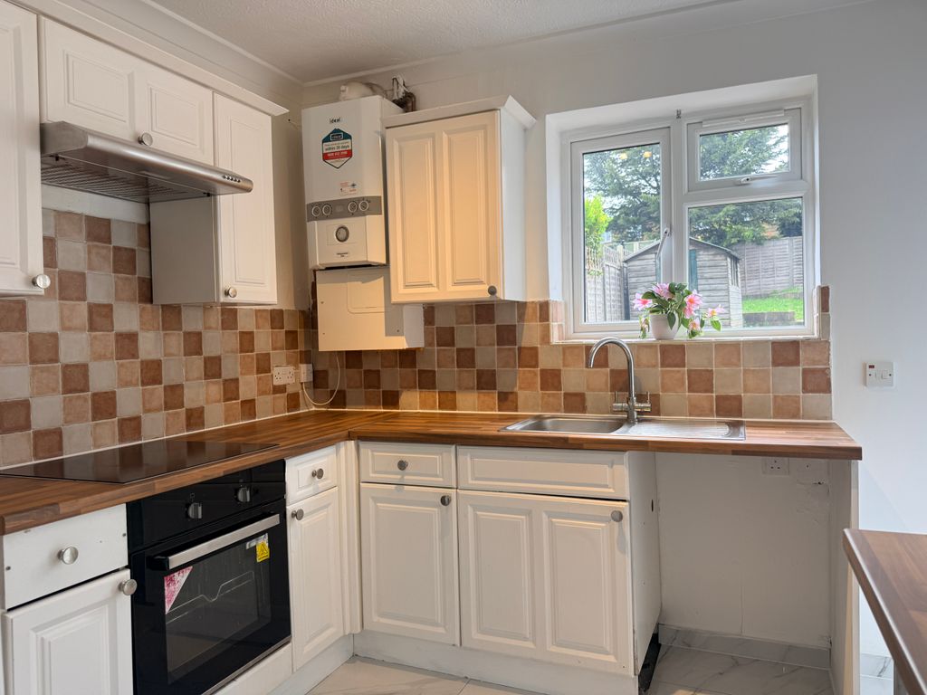 Property photo 1 of 12 Kitchen