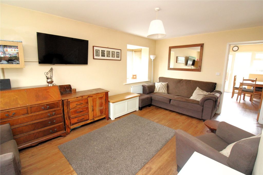 Property photo 2 of 21 Picture No. 16
