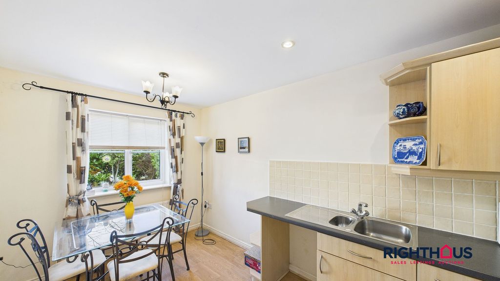 Property photo 3 of 20