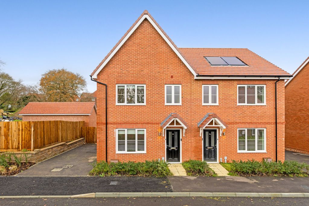 Property photo 2 of 11 Photo