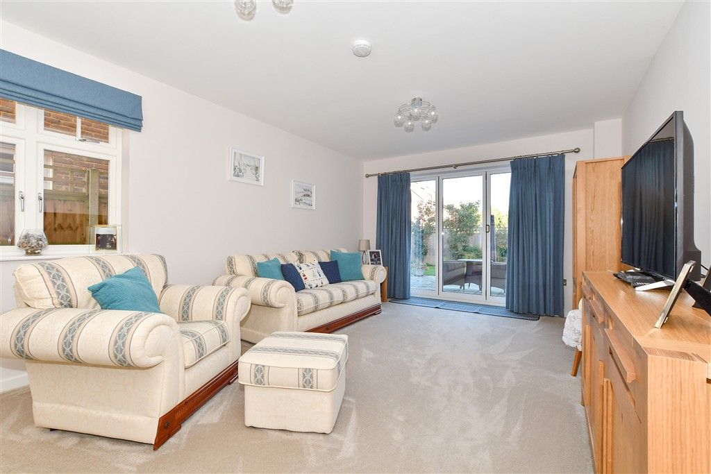 Property photo 1 of 23 Lounge