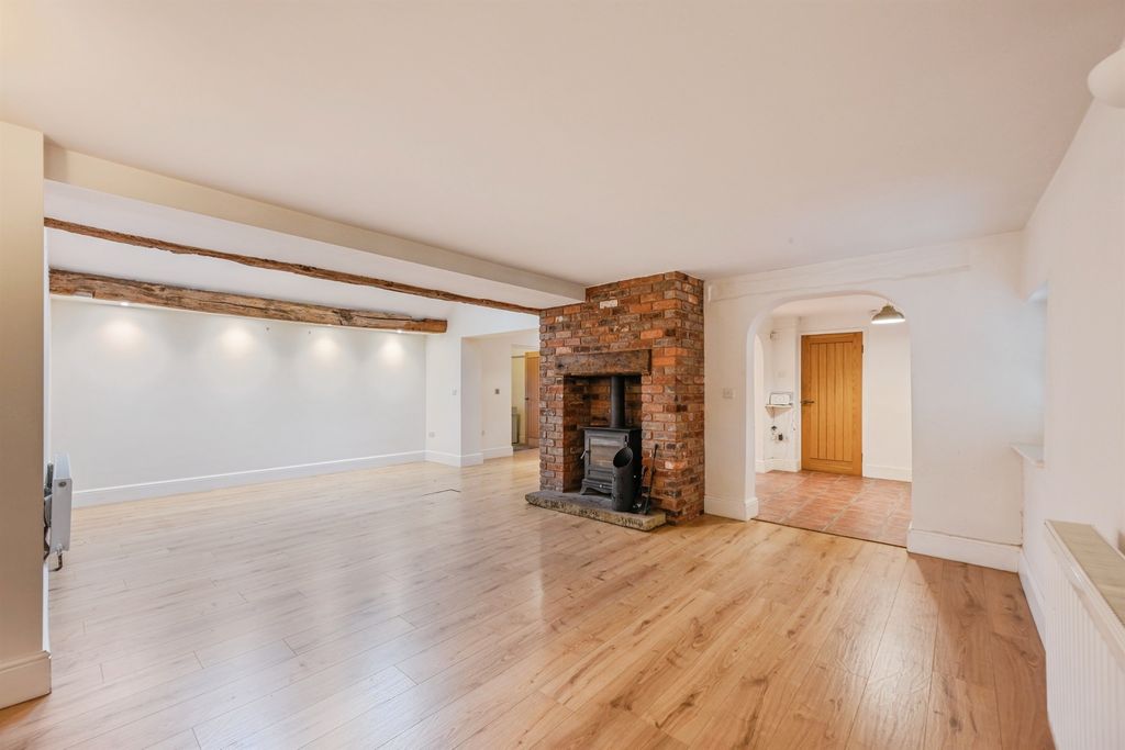 Property photo 3 of 20 Sitting Room: