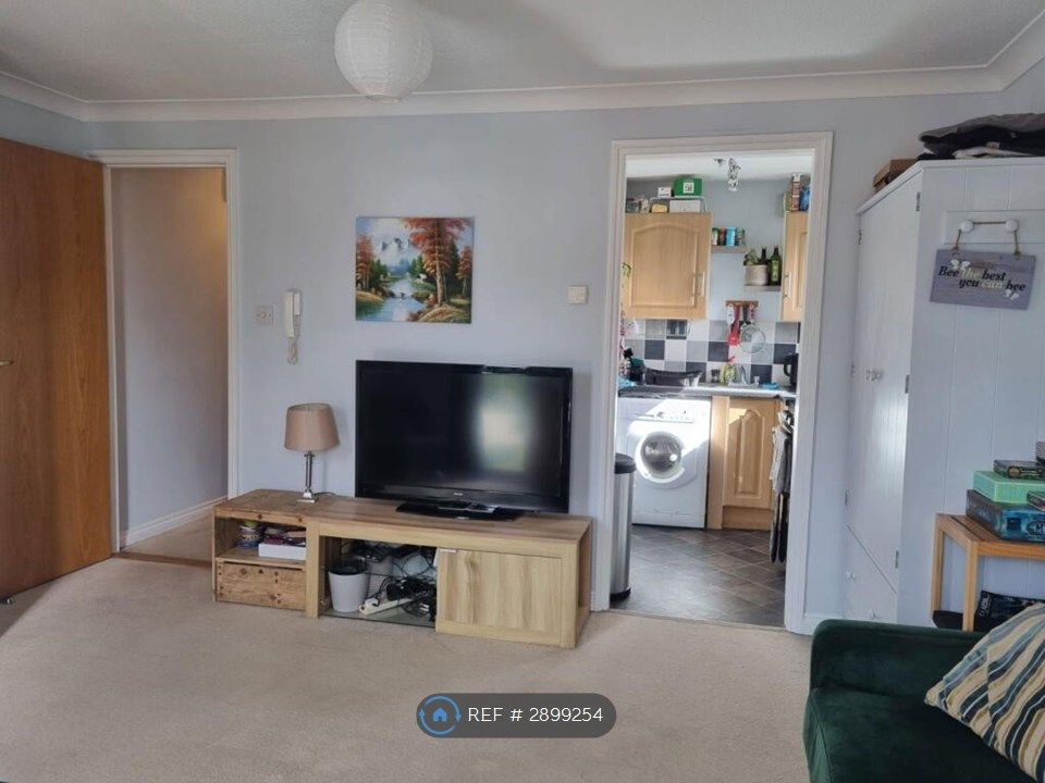 Property photo 3 of 8