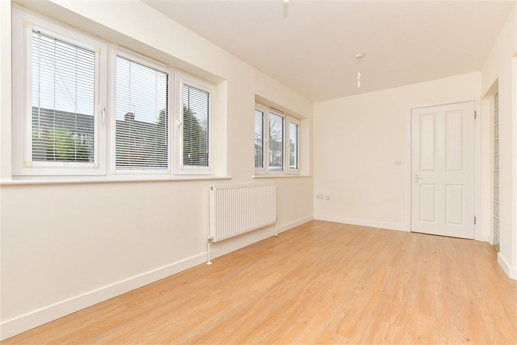 Property photo 2 of 6 Lounge/Diner