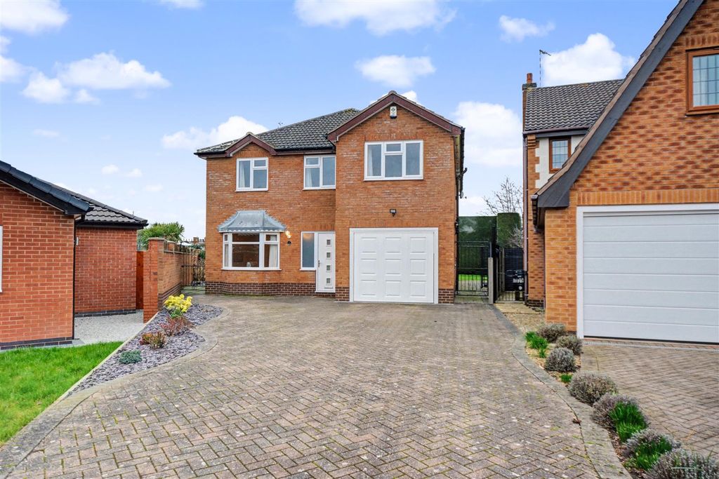 Property photo 1 of 32 Front_1.Jpeg