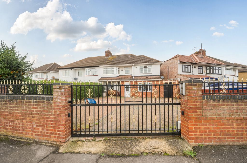 Property photo 1 of 17 1374962-2-690Dcb4...