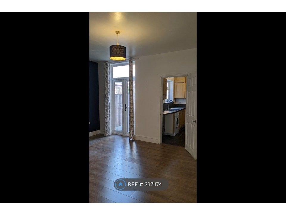 Property photo 2 of 12 Dining Room/Kitchen