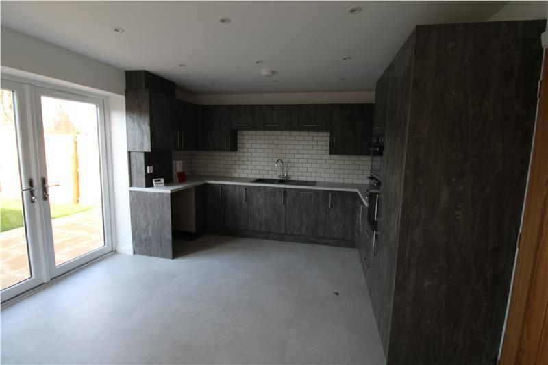 Property photo 2 of 9 Photo 4