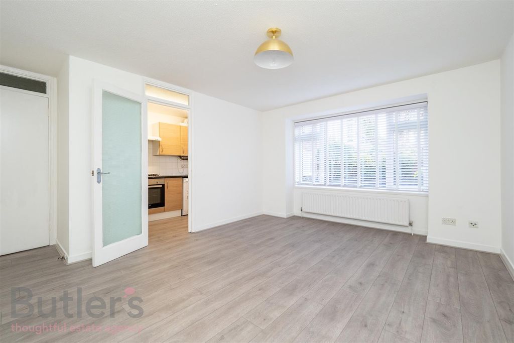 Property photo 3 of 9 Bc_Rv-002 Wm.Jpg