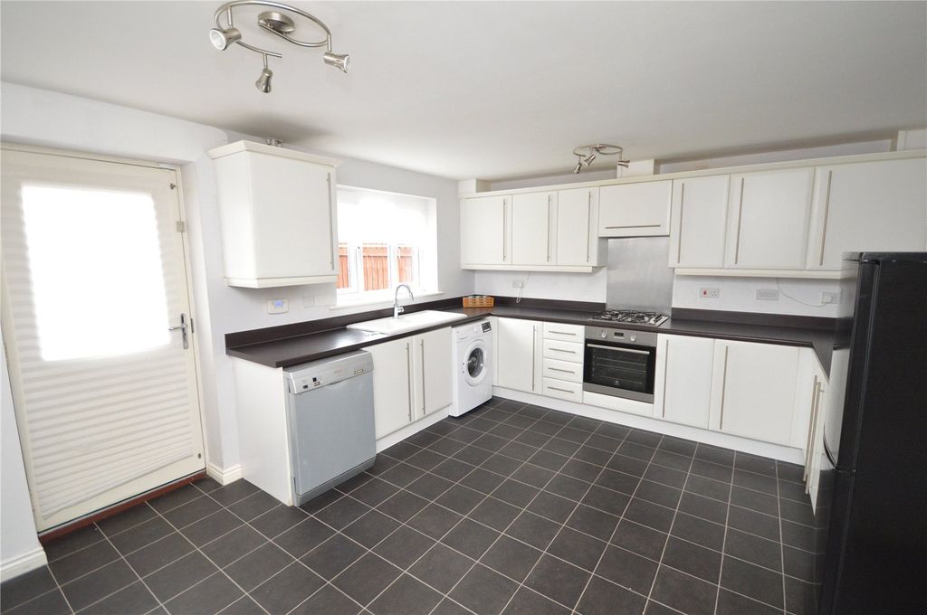 Property photo 3 of 16 Picture 3