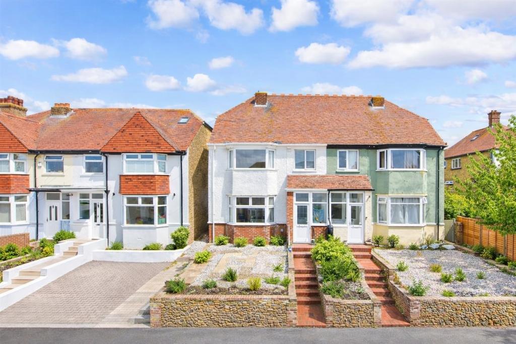 Property photo 1 of 21 Front External