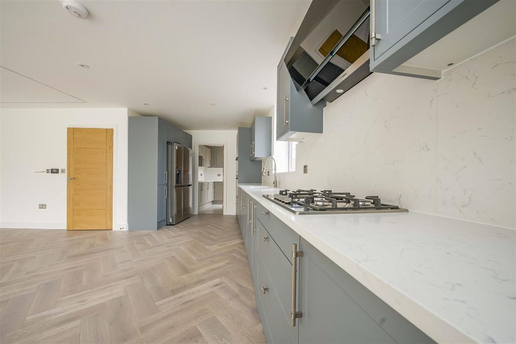 Property photo 3 of 19 3