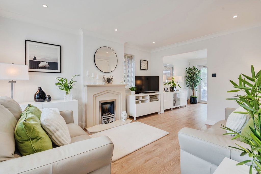 Property photo 3 of 39 Pbox-Img.Jpg