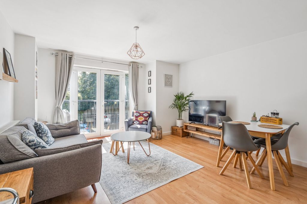 Property photo 2 of 15 Picture No. 13