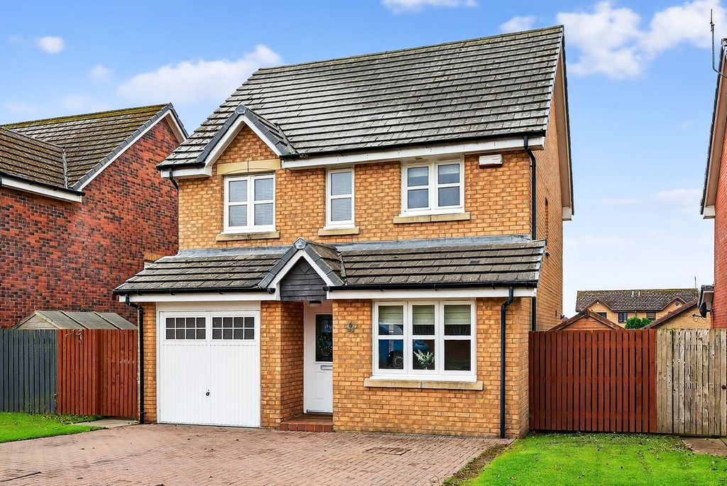 Property photo 1 of 32