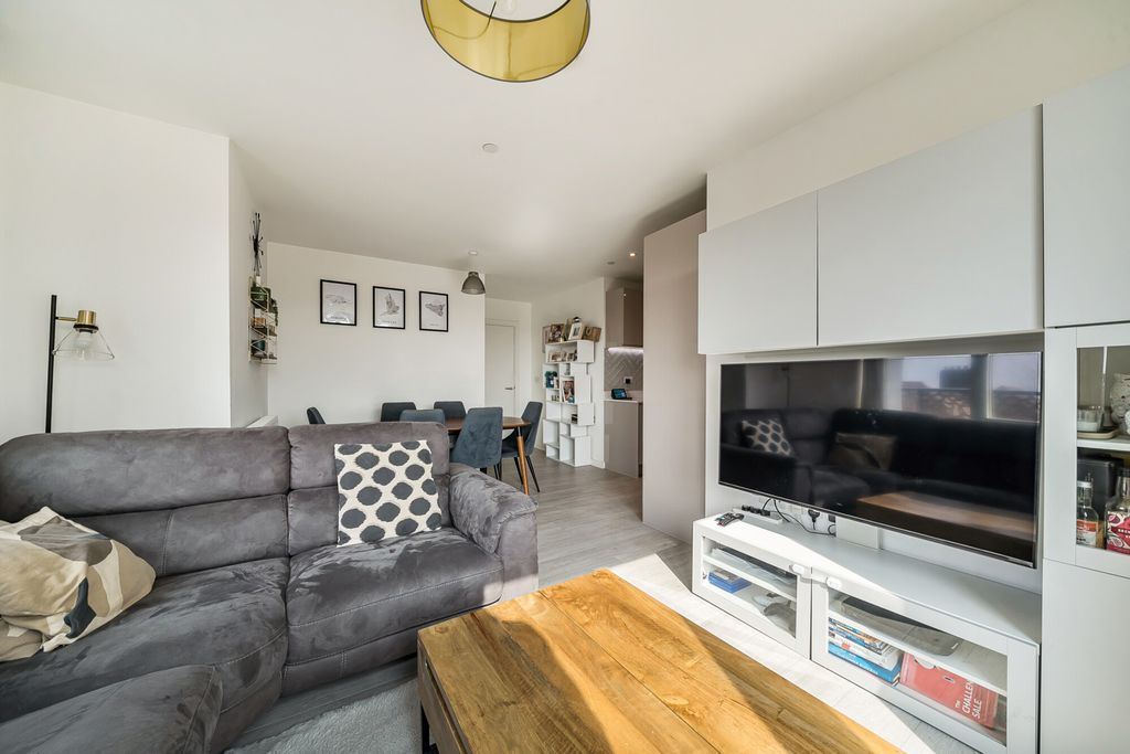 Property photo 2 of 24 1432541-21-69c14A...