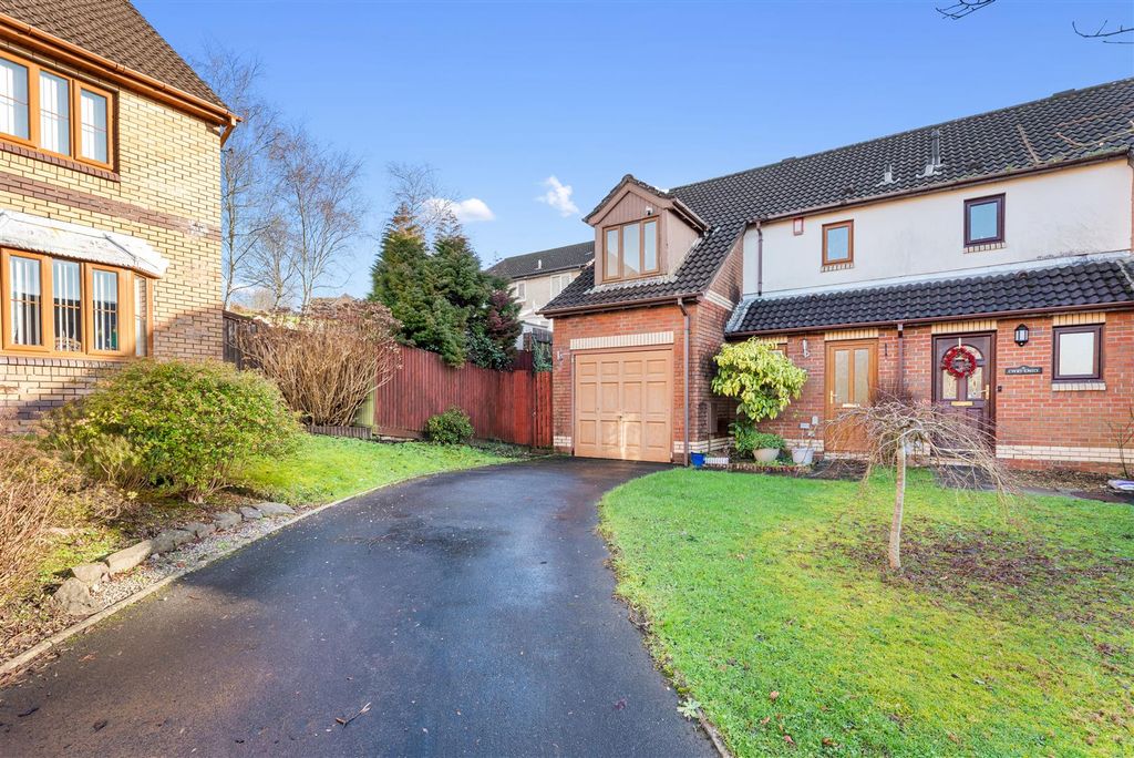 Property photo 1 of 19 External