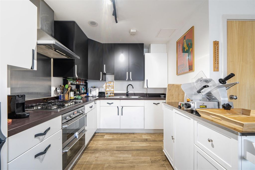 Property photo 2 of 21 1422784-10-69Aab8Cb02Edc.Jpg