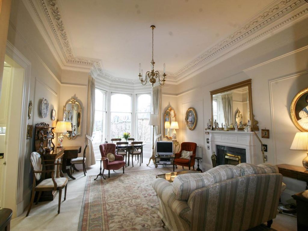 Property photo 3 of 7 Lounge