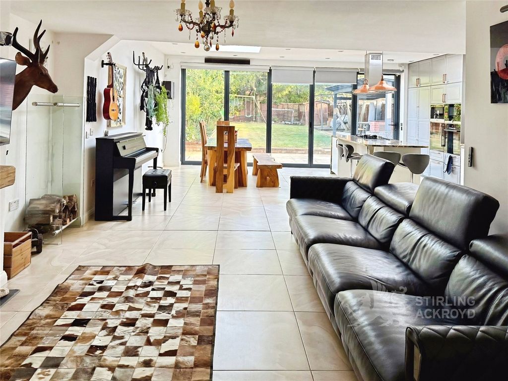 Property photo 2 of 16 Reception Room