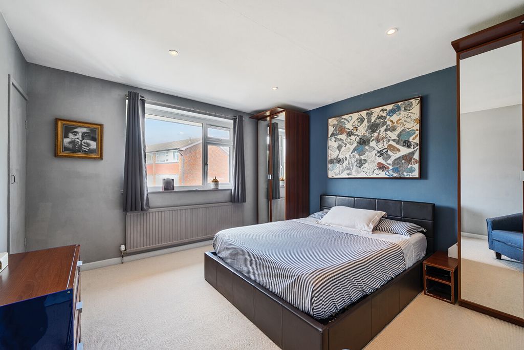 Property photo 3 of 12 1470016-10-6A2047...